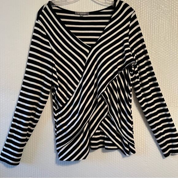 NY Collection black, and white striped long sleeve. Vee neck - Picture 2 of 10